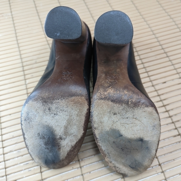 Tory Burch Black Leather Wooden 4"  Heel Rounded Toe Heels Size 7M.    306pm - Picture 8 of 8